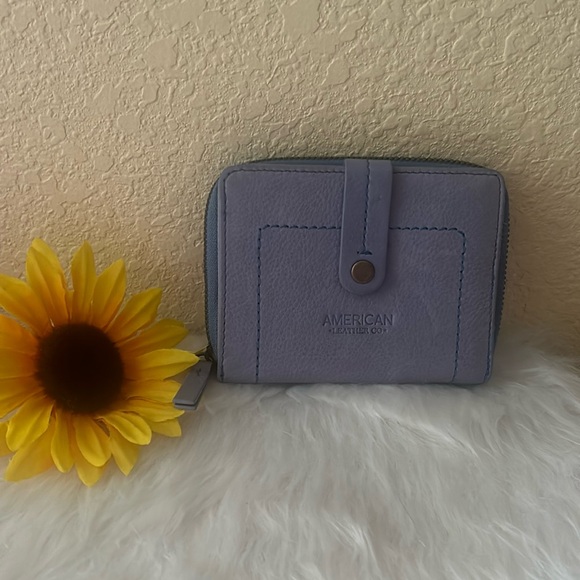 American Leather Co. light blue leather wallet, EUC - Picture 1 of 10
